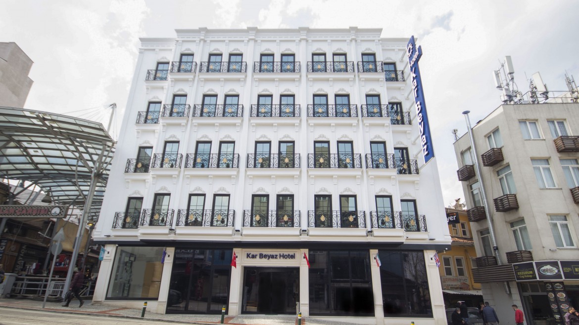 KAR BEYAZ HOTEL